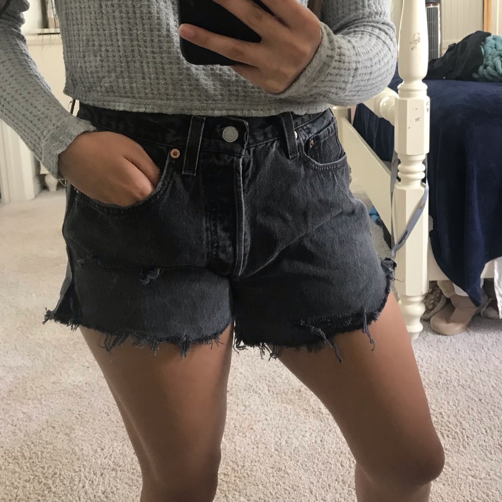 Levi’s Black Cut-off Shorts.